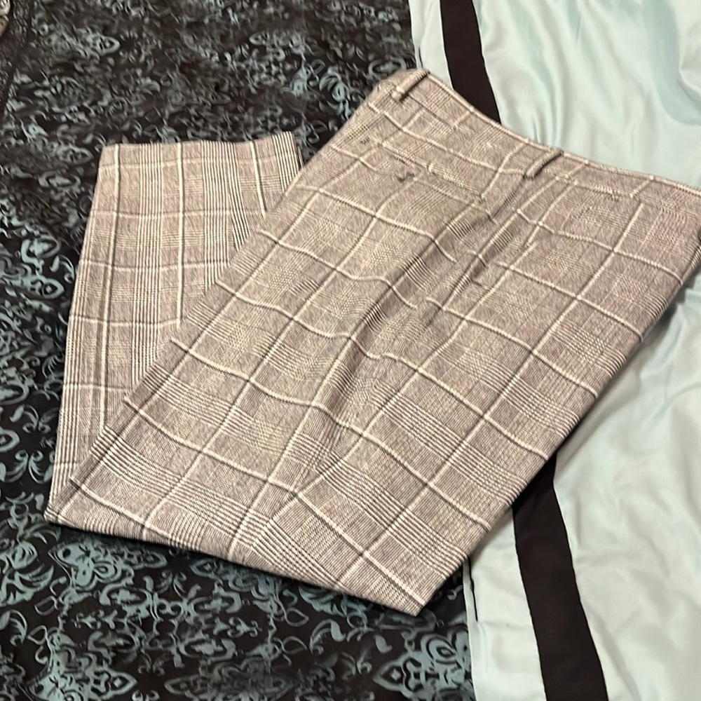 Express Men's Checkered Siur in Black and White, size 44 Small, pants 34x30 - Picture 6 of 12